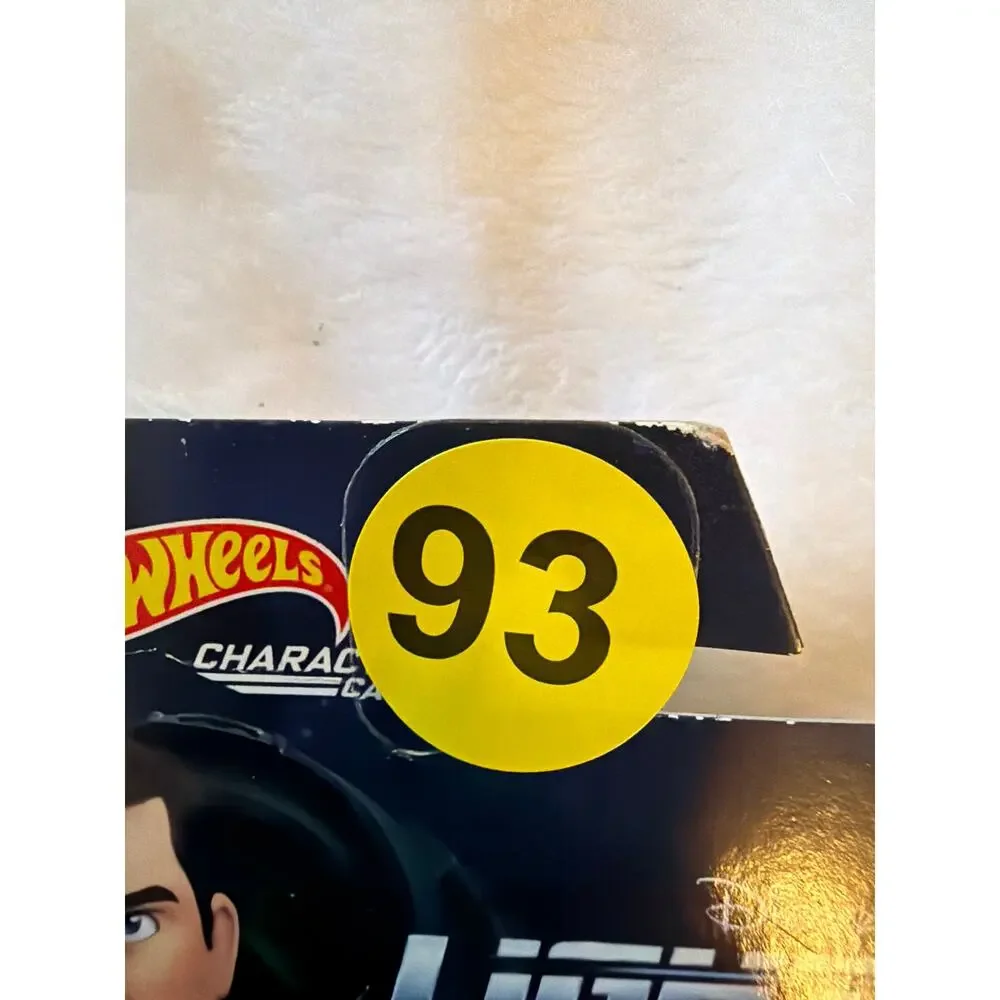 Hot Wheels Disney Pixar Lightyear Buzz Lightyear Character Car Space Ranger NEW